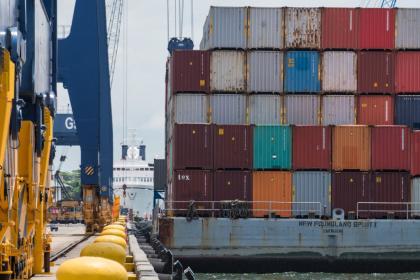 Transport maritime : pourquoi la covid-19 fait exploser les taux de fret par porte-conteneurs 