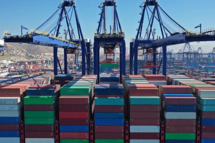 Global trade in goods hits all-time quarterly high of $5.6 trillion
