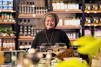Indonesian entrepreneur uses e-commerce to create inclusive opportunities 